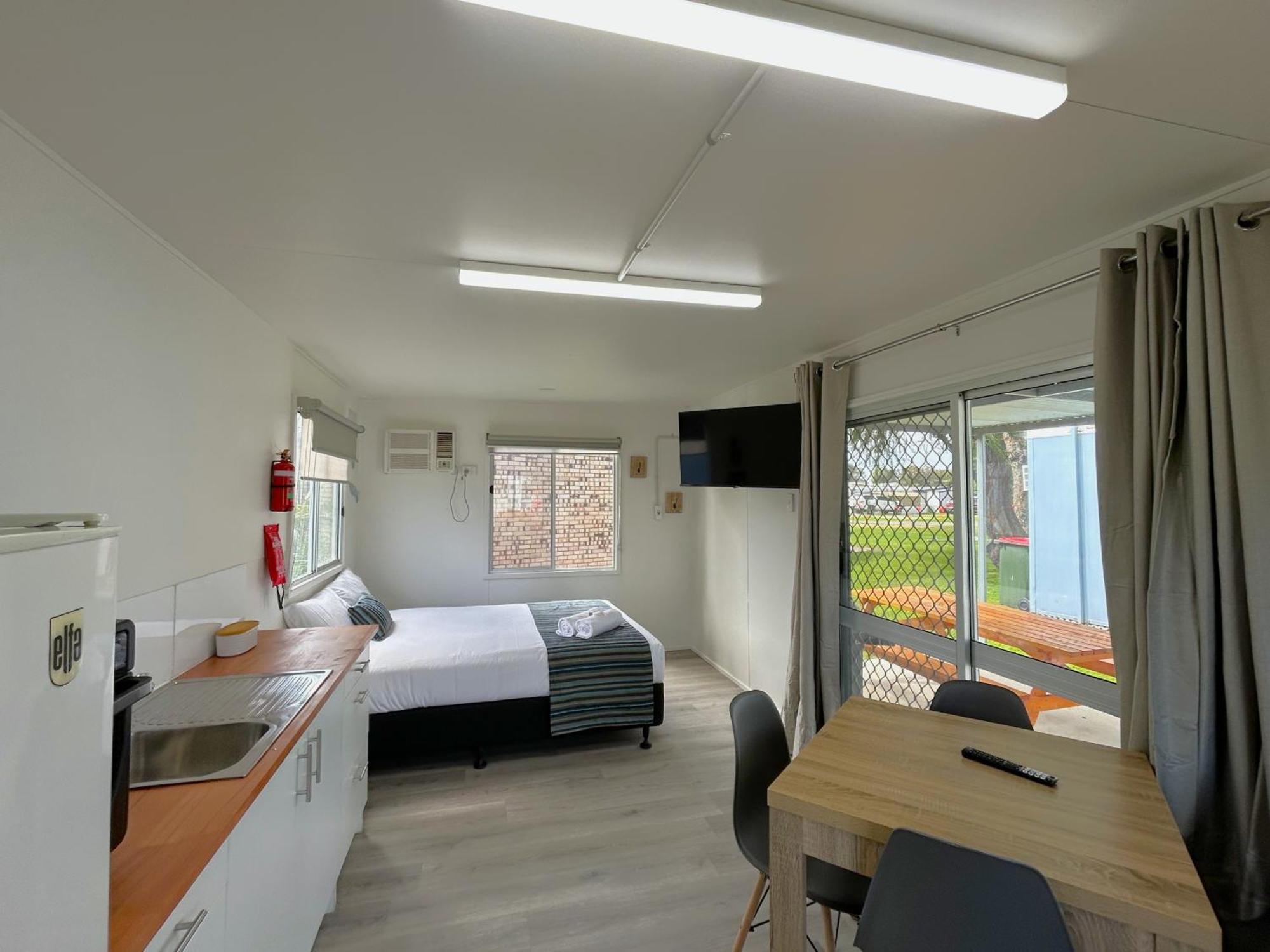 Mandurah Coastal Holiday Park Экстерьер фото