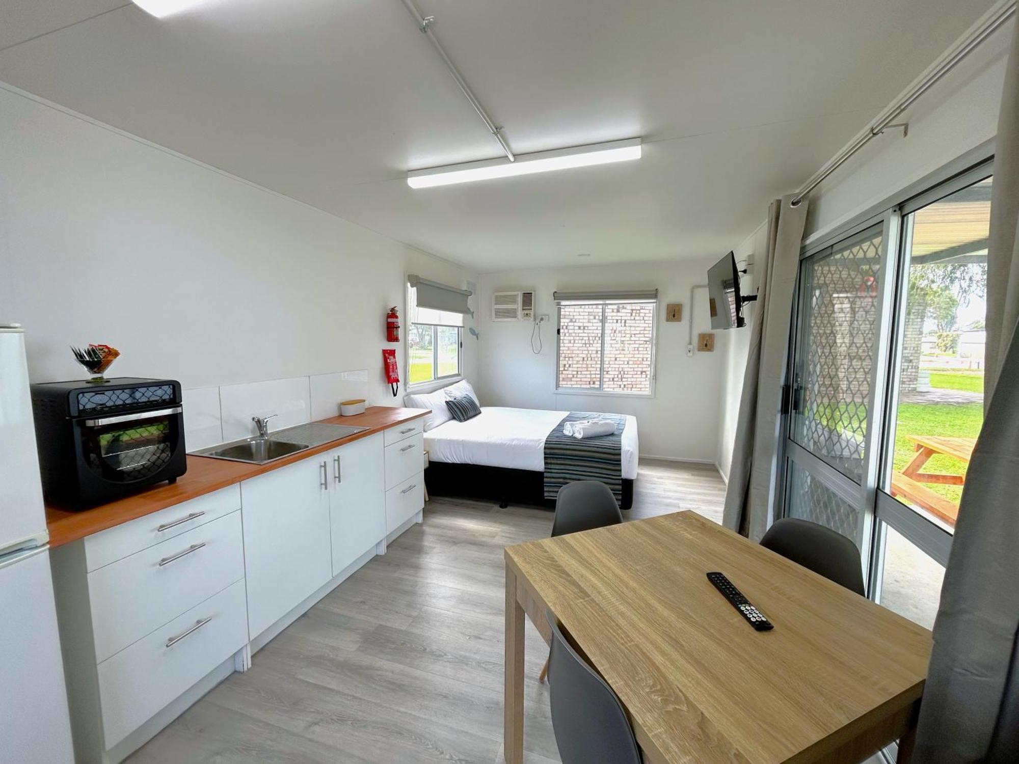 Mandurah Coastal Holiday Park Экстерьер фото